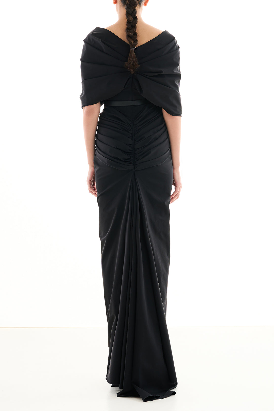 Aqila Taffeta Long Dress In Black
