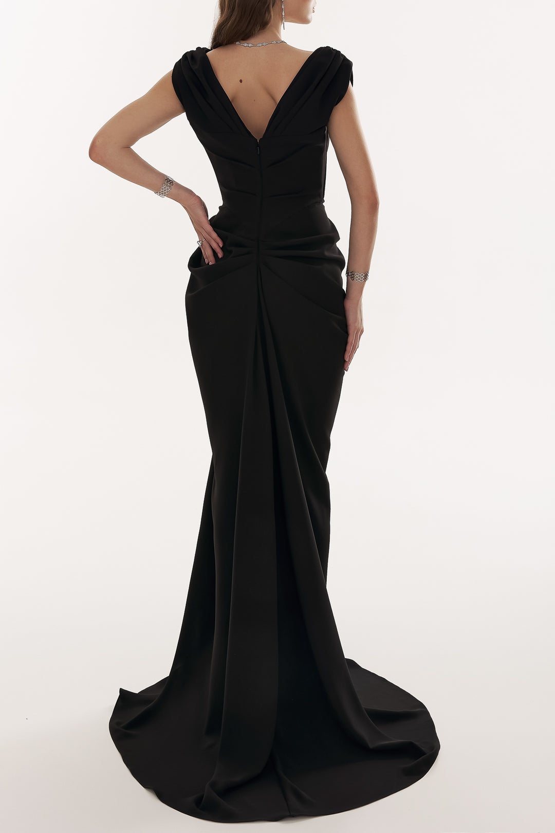 Saara Crepe Long Dress In Black