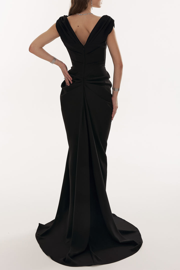 Saara Crepe Long Dress In Black