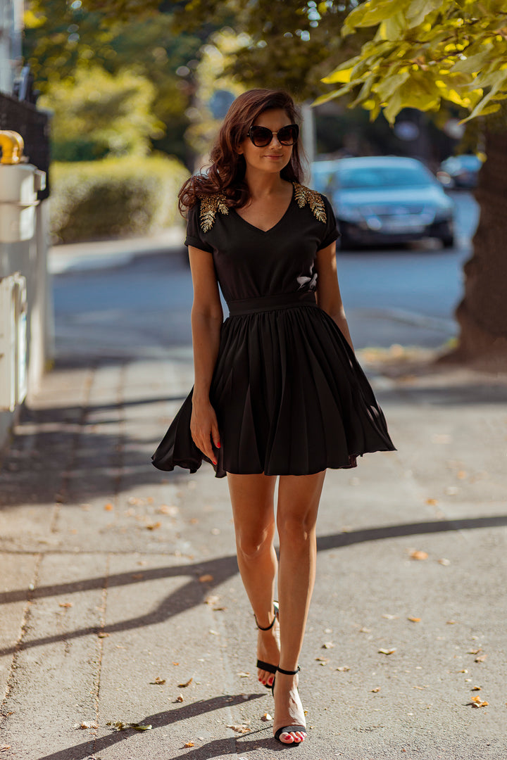 Pleated Crepe Short Skirt In Black