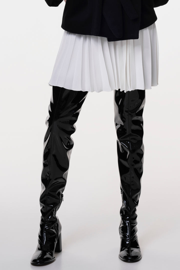 Pleated Crepe Short Skirt In Ivory