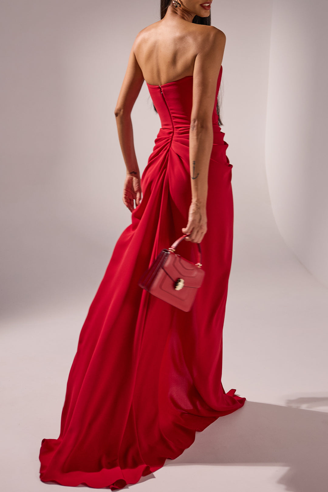 Yuno Long Dress In Ruby-Red