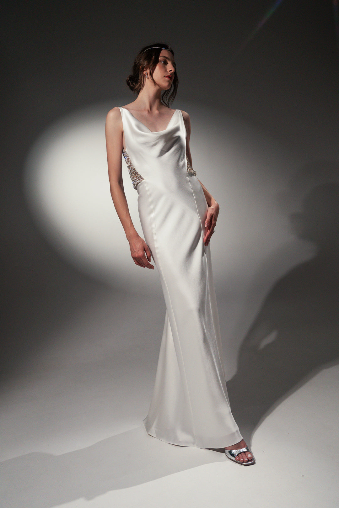 Elaris Dress In White-Silver