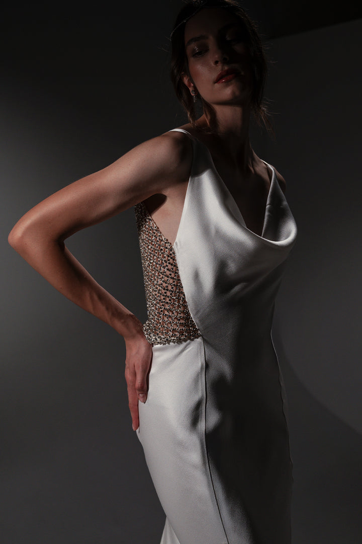 Elaris Dress In White-Silver