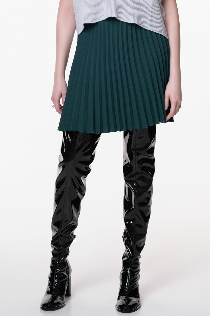 Pleated Crepe Short Skirt In Emerald