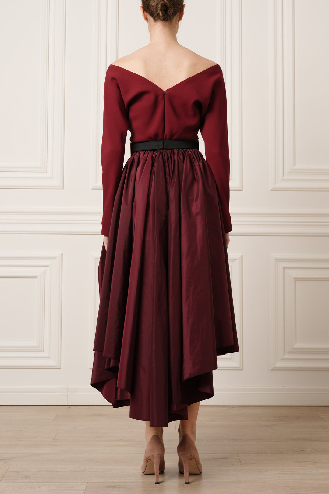 Elias Taffeta Midi Skirt In Burgundy