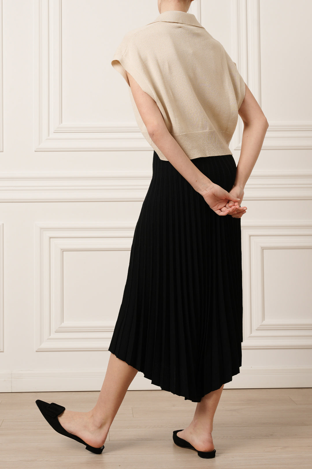 Lia Jersey Wool Pleated Midi Skirt in Black