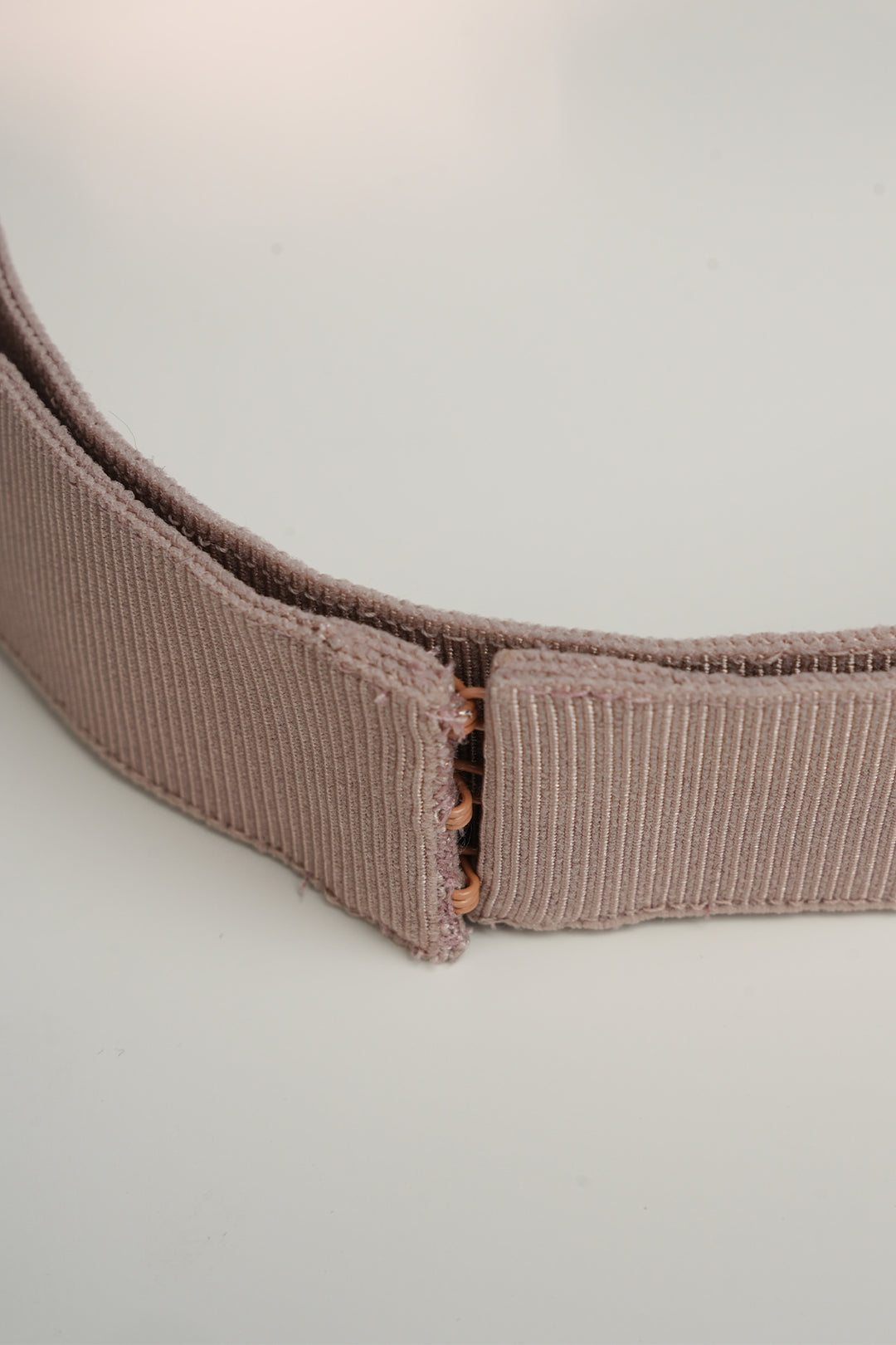 Xenis Front Metal Belt In Rose Gold-Plated